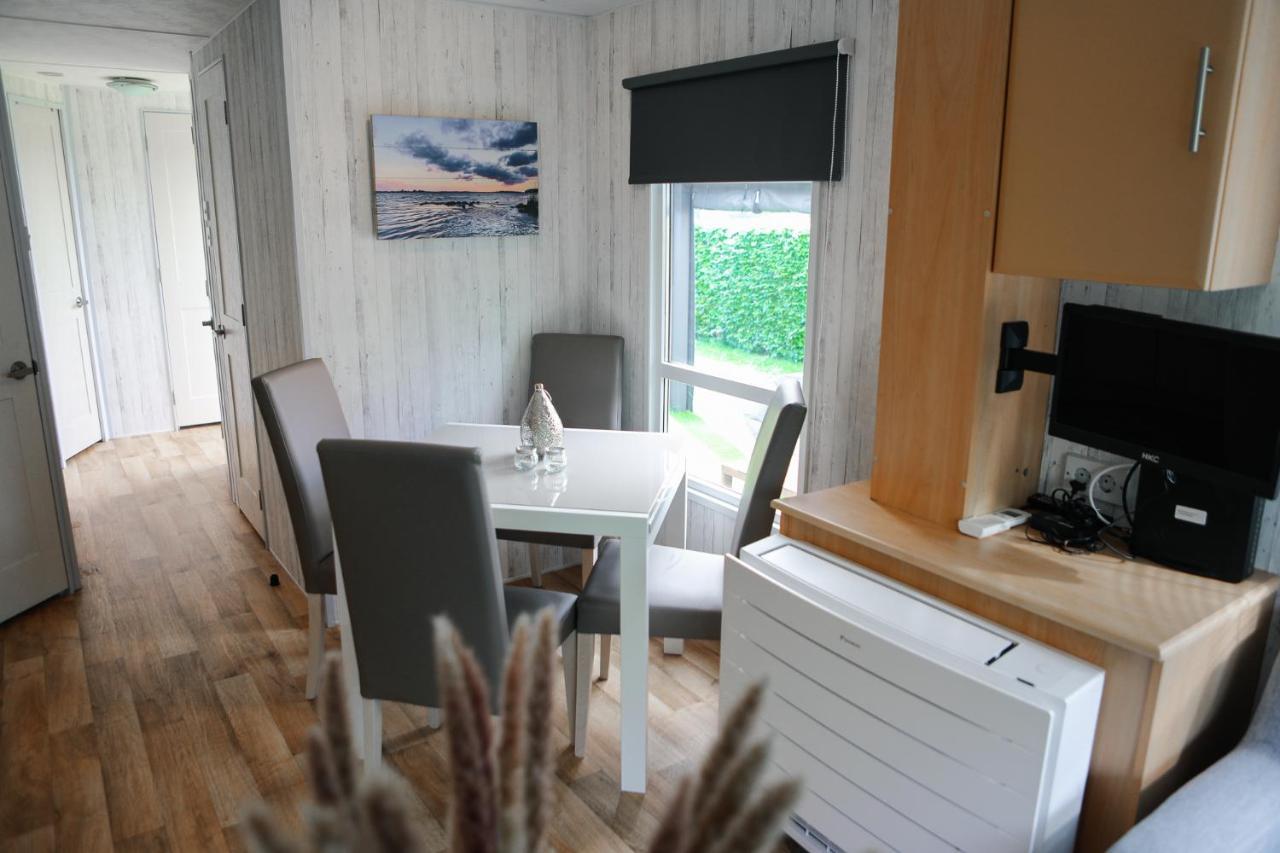 Chalet Op 5* Camping De Paardekreek Kortgene Eksteriør bilde