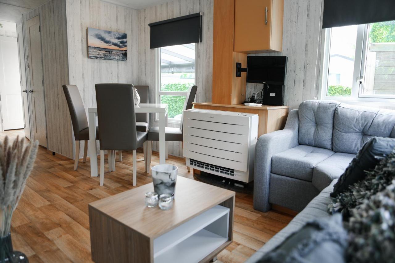 Chalet Op 5* Camping De Paardekreek Kortgene Eksteriør bilde