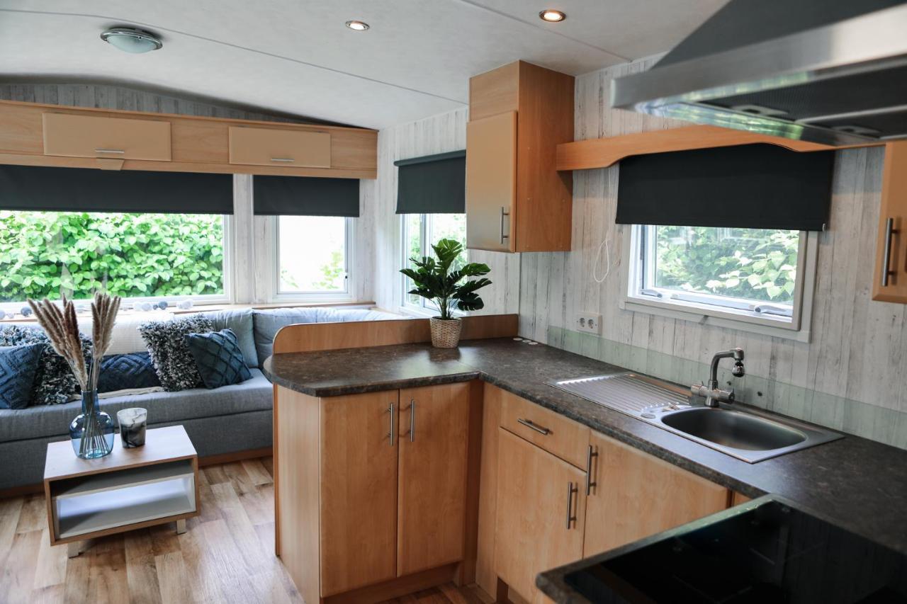 Chalet Op 5* Camping De Paardekreek Kortgene Eksteriør bilde