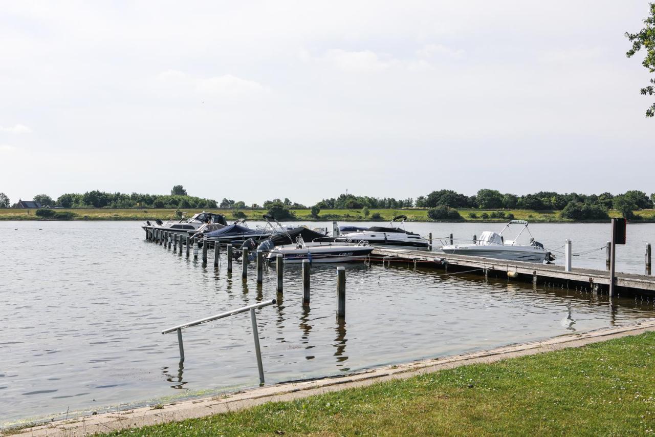 Chalet Op 5* Camping De Paardekreek Kortgene Eksteriør bilde